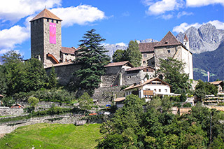 Schloss Tirol bei Meran